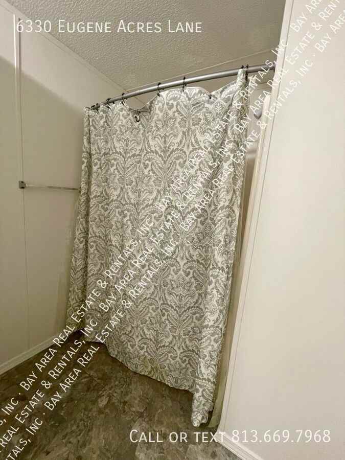 6330 Eugene Acres Ln - Photo 7 of 18