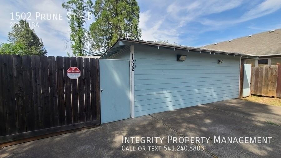 1502 Prune St #B - Photo 4 of 16