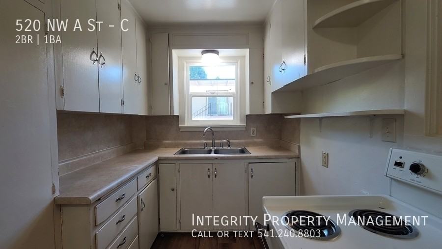 520 Nw A St #C - Photo 5 of 20