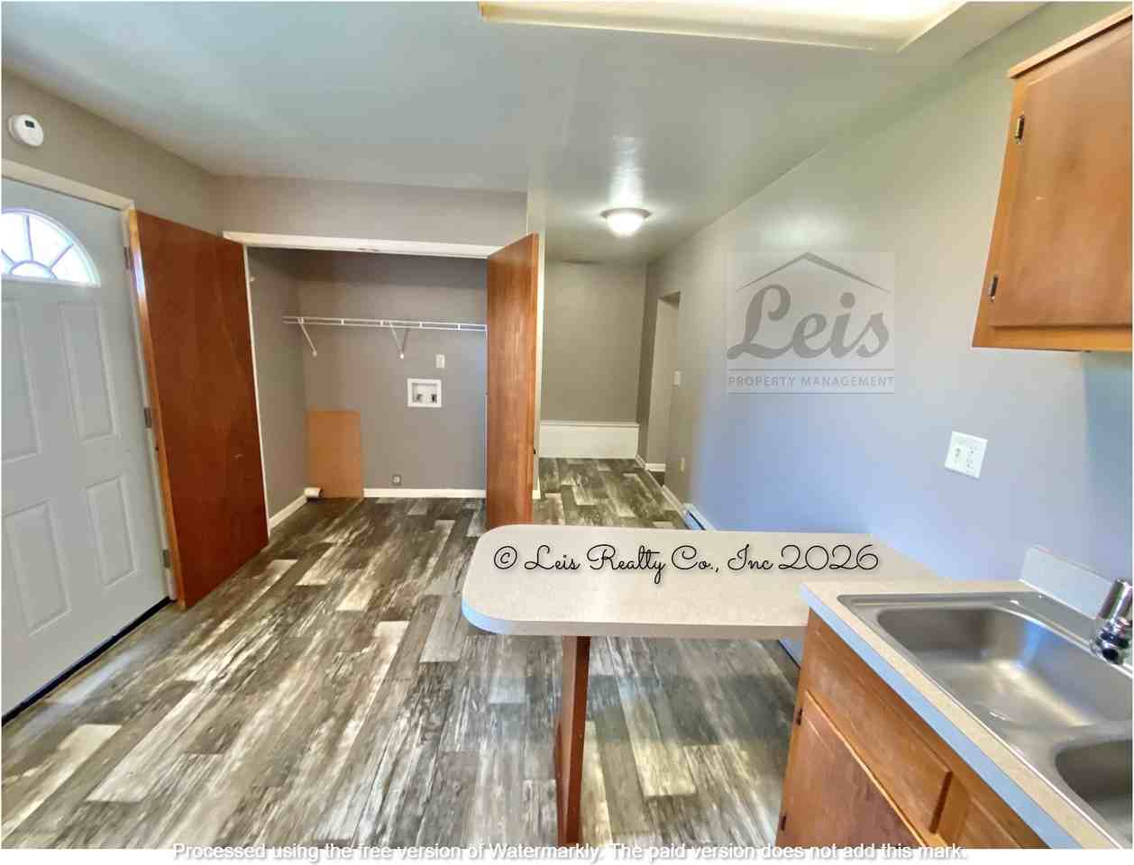 219 South Barron Street - Photo 4 of 14