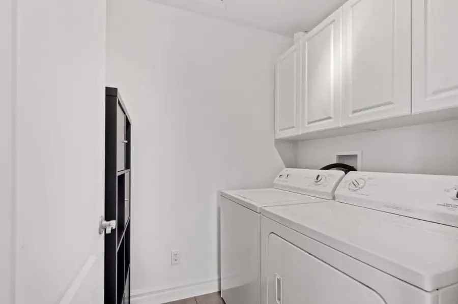 2817 W 6th St - Photo 4 of 4