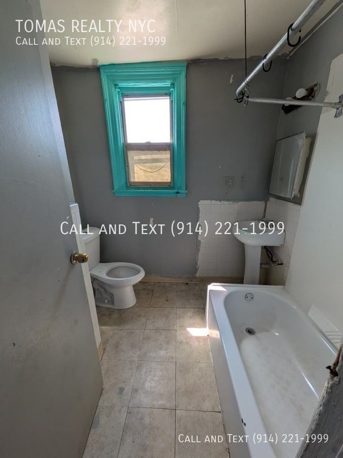 153 Mclean Ave - Photo 3 of 7