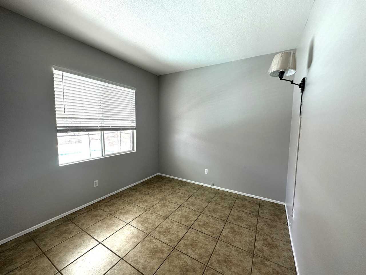 43435 Tylman St - Photo 5 of 21