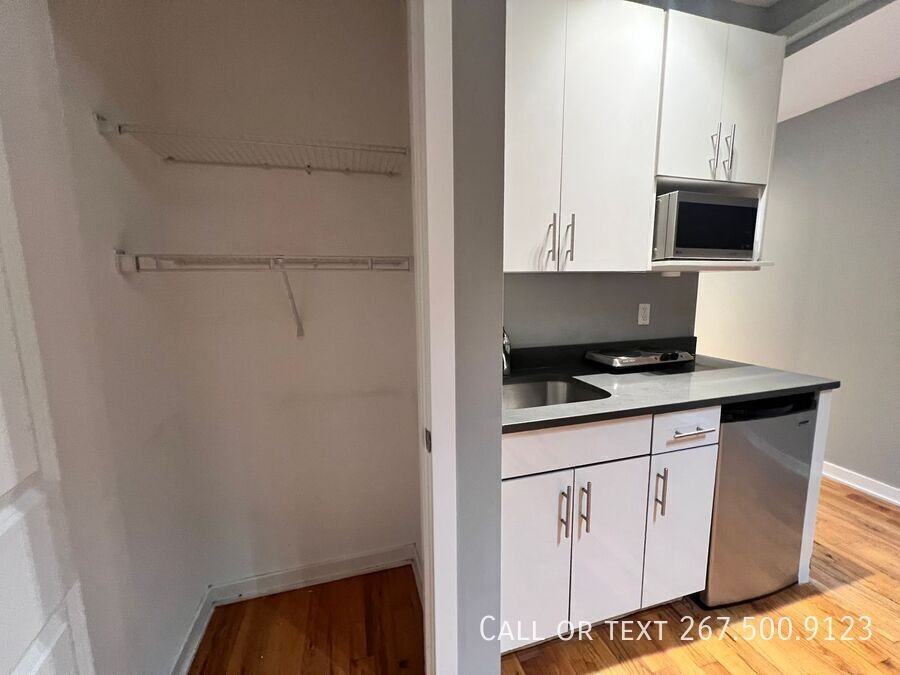 535 N Budd St #2B - Photo 2 of 9