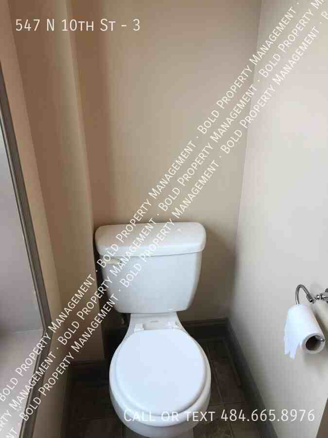 547 N 10th St #3 - Photo 7 of 10