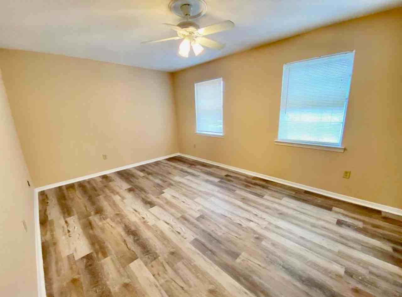 5666 Hinton Pl - Photo 7 of 24