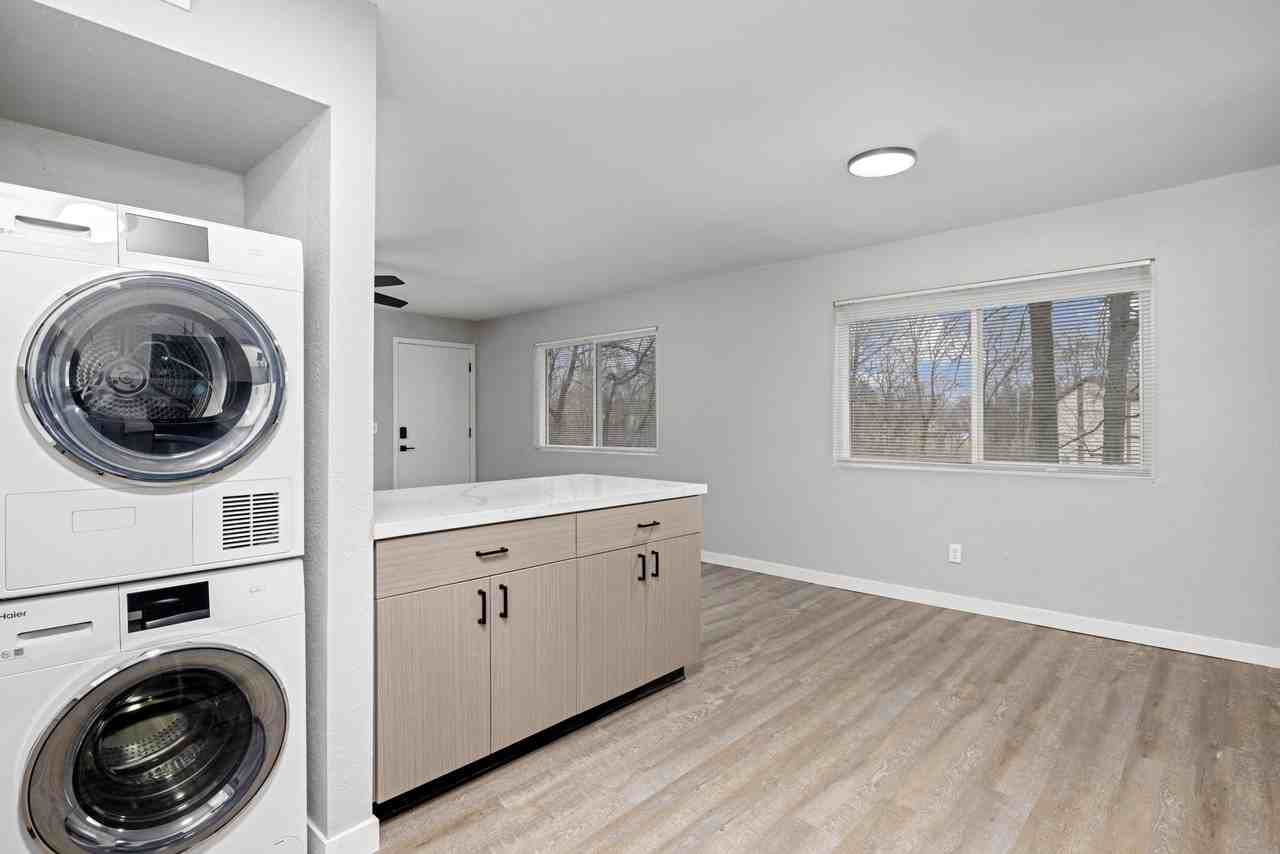 50 Devon Ct #B8 - Photo 6 of 10