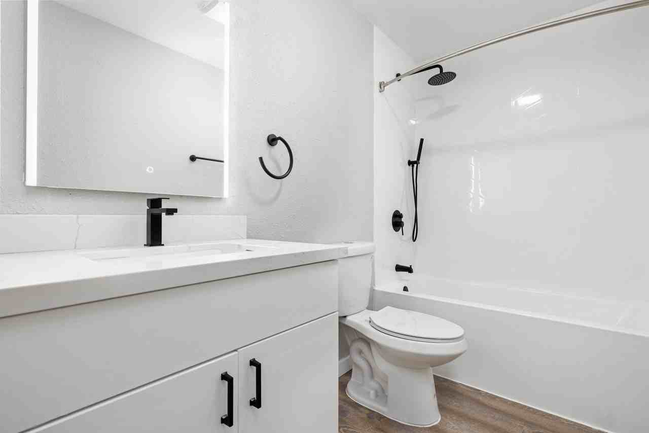 50 Devon Ct #B8 - Photo 7 of 10