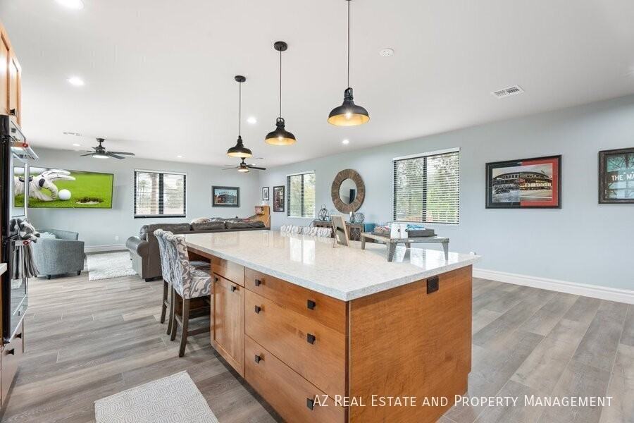 3112 N Valencia Ln - Photo 4 of 39