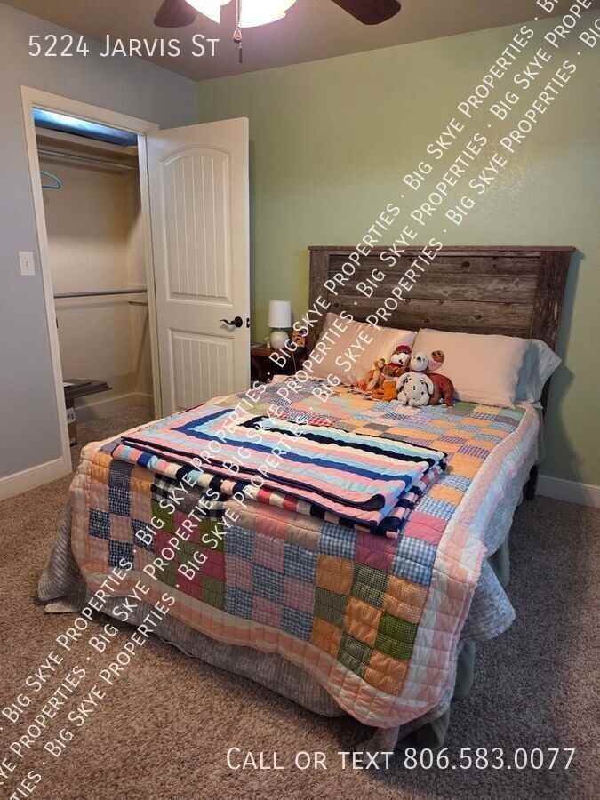 5224 Jarvis St - Photo 5 of 13