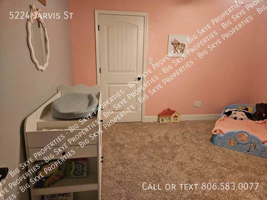 5224 Jarvis St - Photo 6 of 13