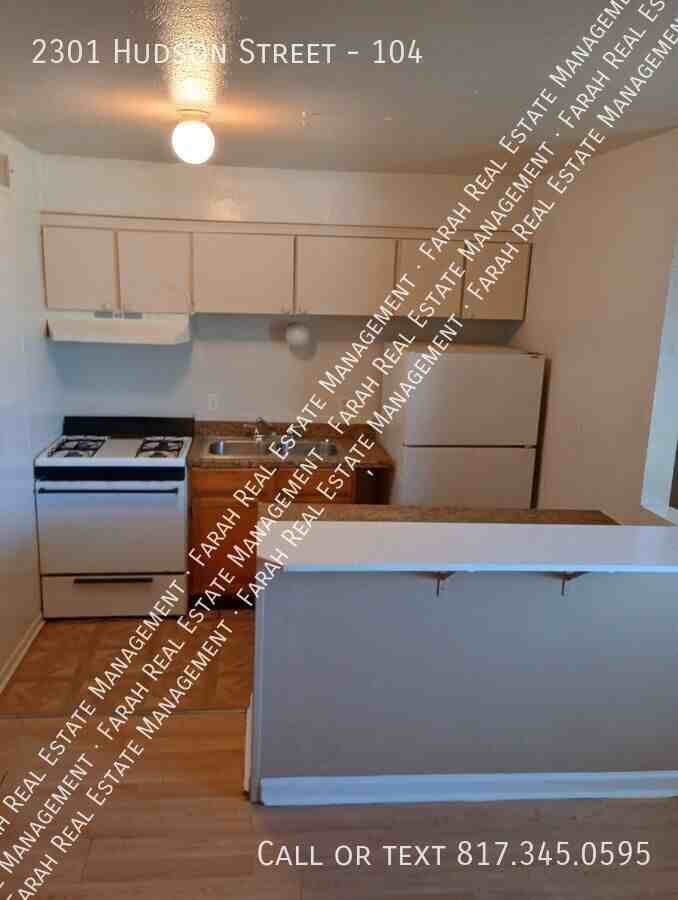 2301 Hudson St #104 - Photo 4 of 12