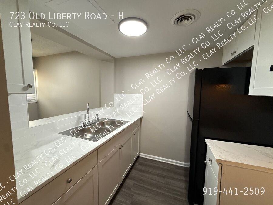 723 Old Liberty Rd #H - Photo 5 of 17