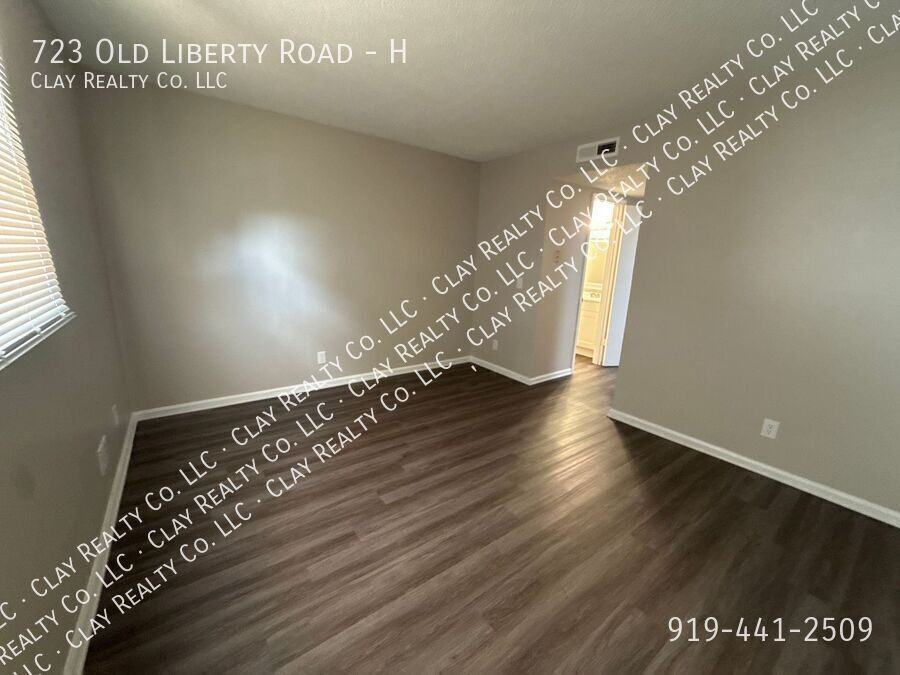723 Old Liberty Rd #H - Photo 6 of 17