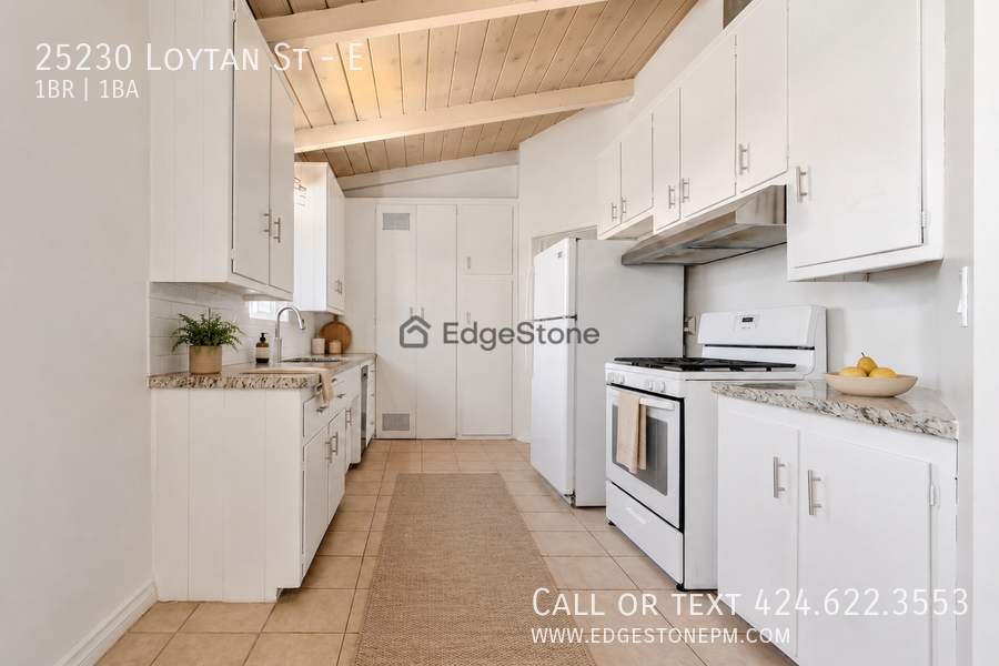 25230 Loytan St #E - Photo 2 of 26