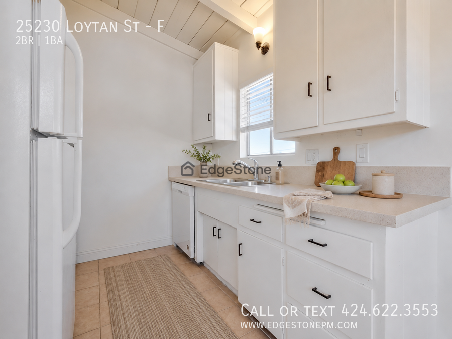 25230 Loytan St #F - Photo 2 of 31