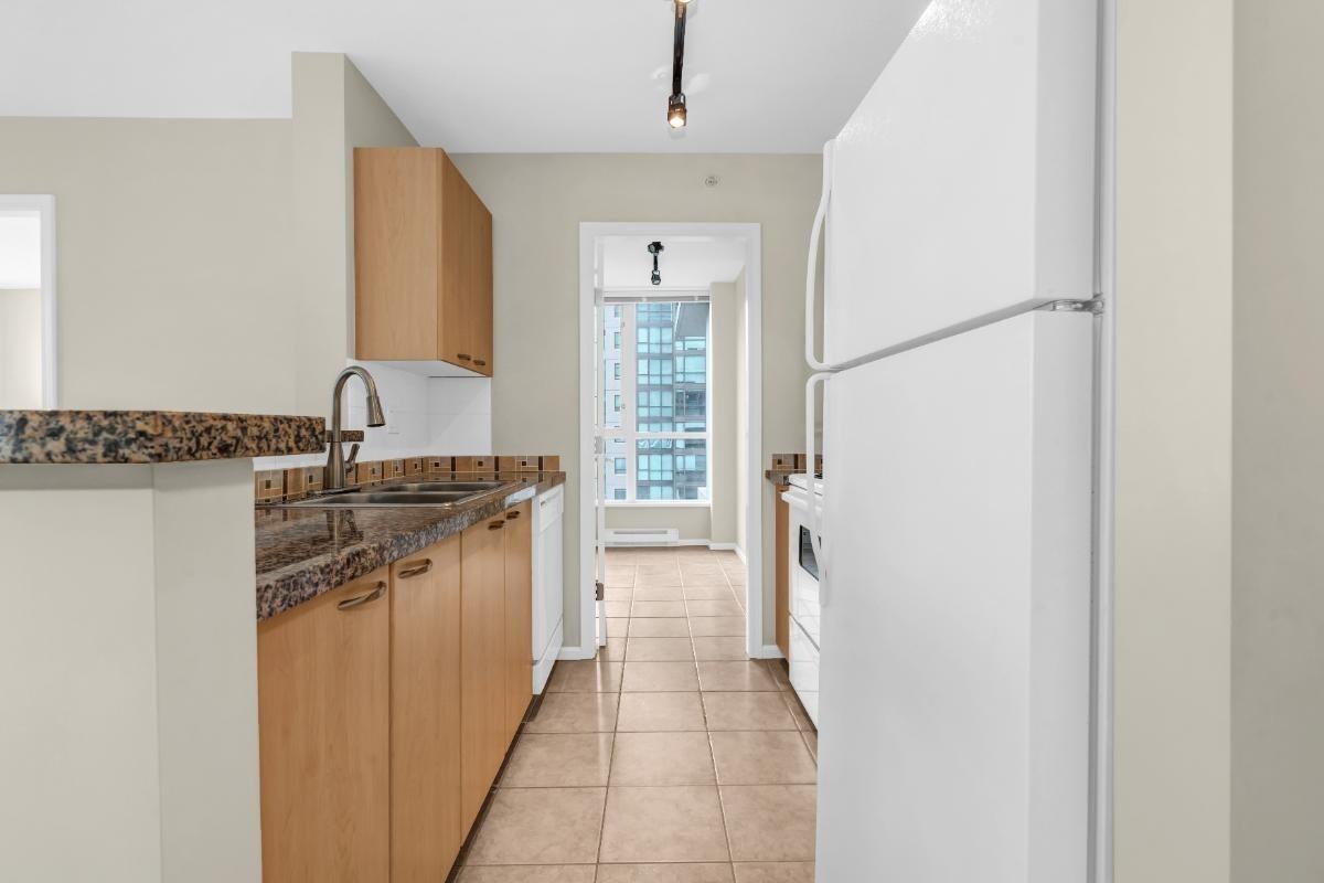 1420 West Georgia Street #6F - Photo 5 of 26