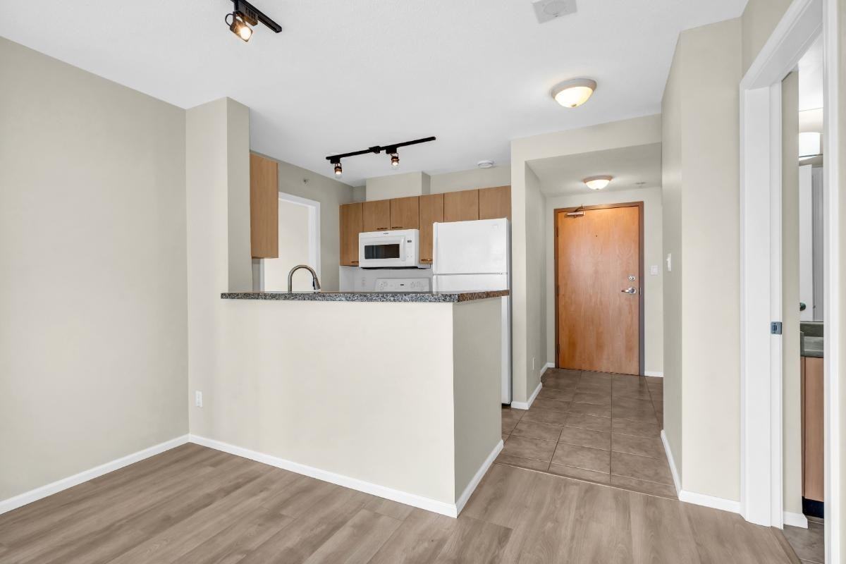 1420 West Georgia Street #6F - Photo 3 of 26