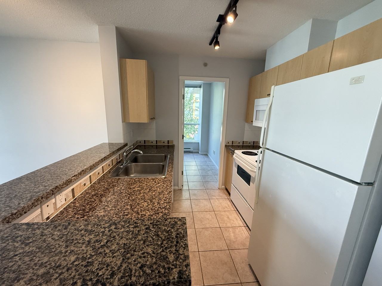 1420 West Georgia Street #6F - Photo 2 of 26