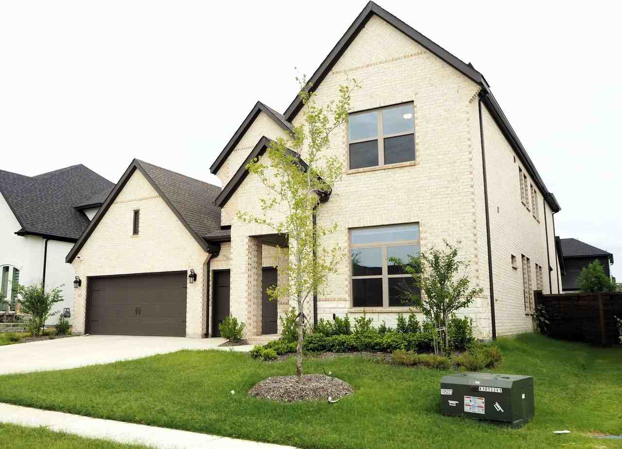 2613 Rosewood Way - Photo 3 of 41