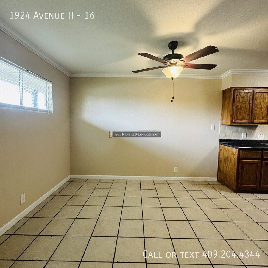 1924 Avenue H #16 - Photo 5 of 15
