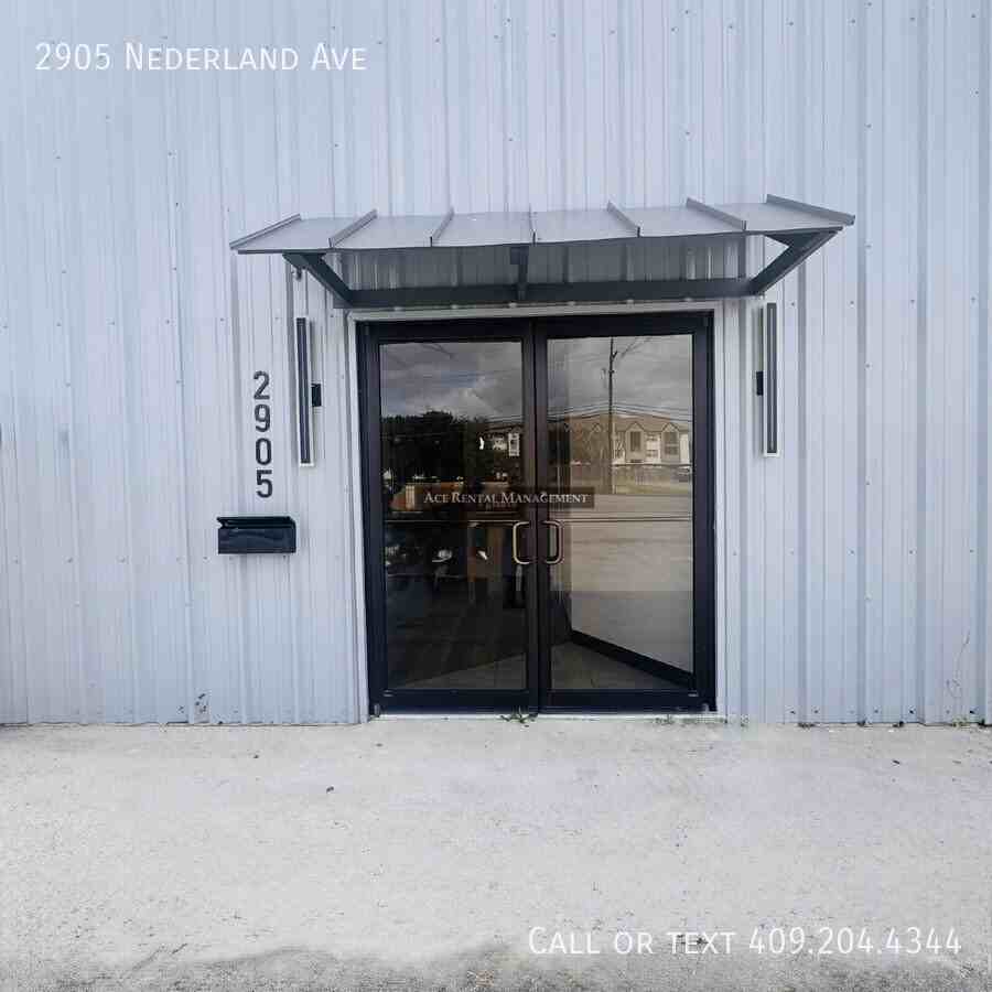2905 Nederland Ave - Photo 2 of 13