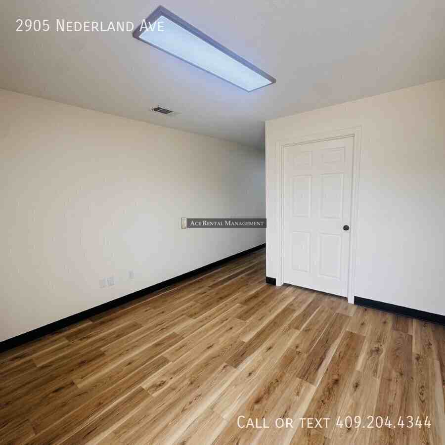 2905 Nederland Ave - Photo 3 of 13