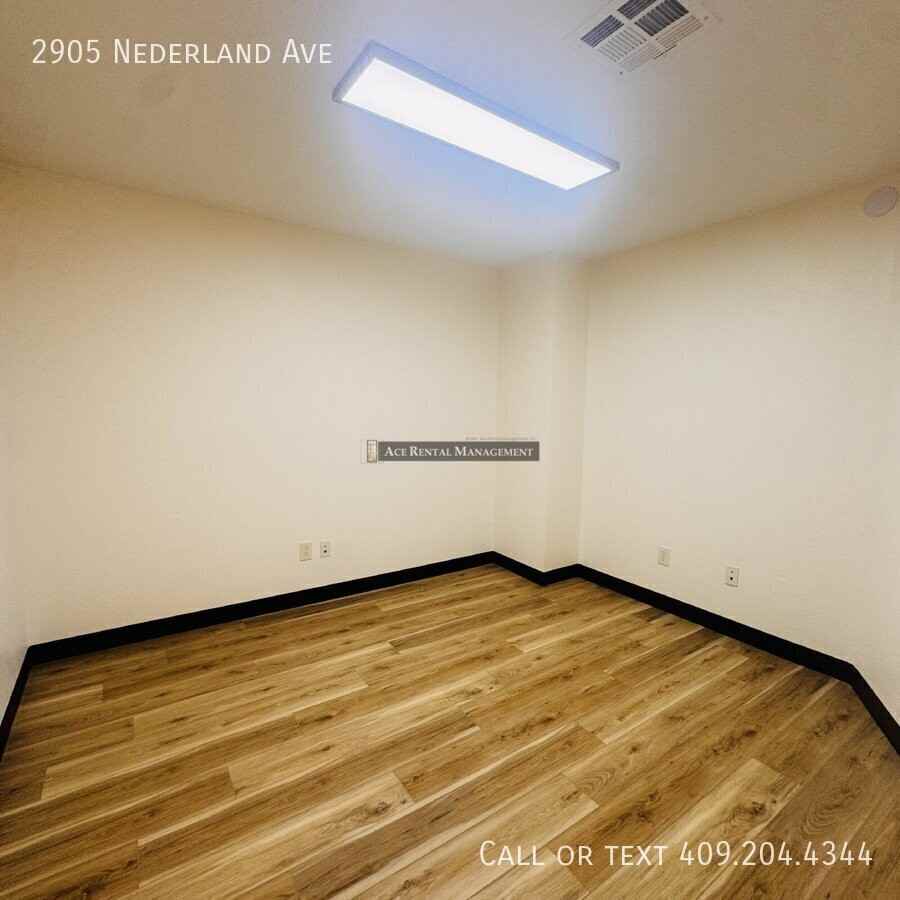 2905 Nederland Ave - Photo 5 of 13