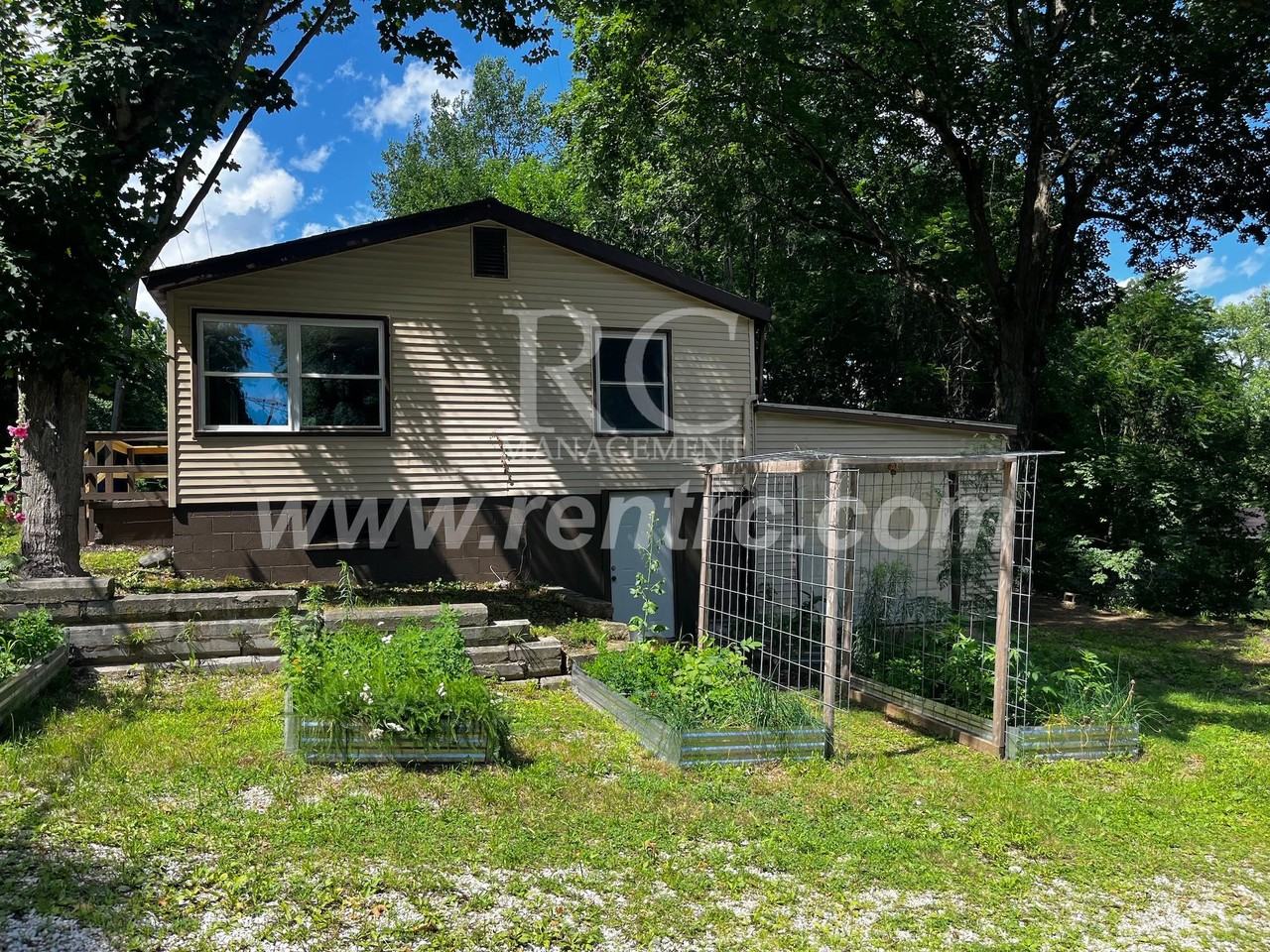 815 N Griffin St #S - Photo 7 of 14