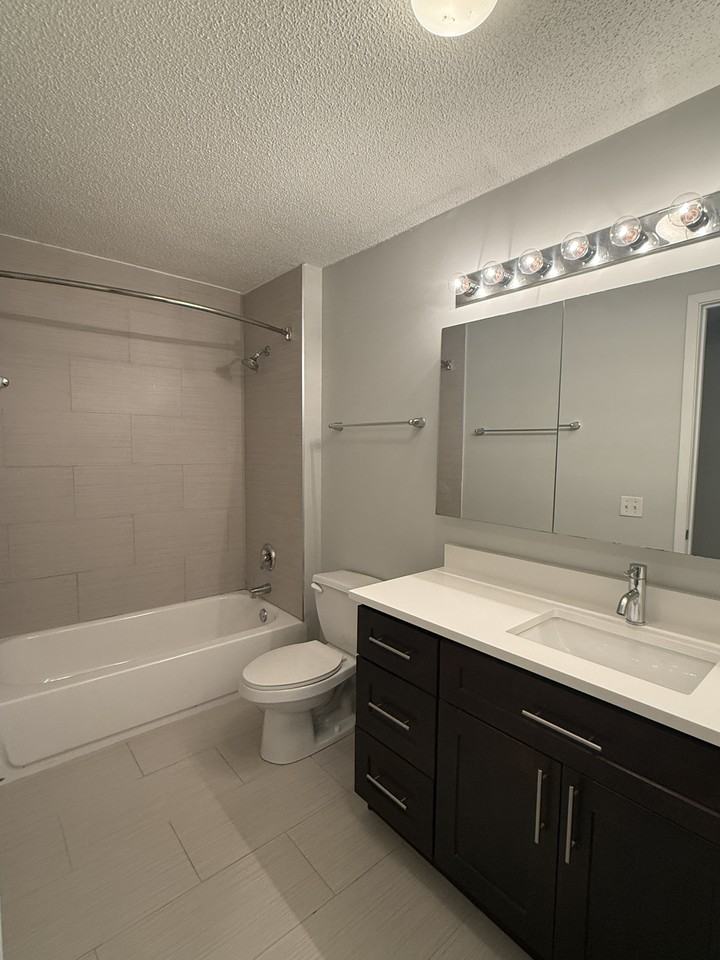 509 N Dearborn St #2001 - Photo 7 of 21
