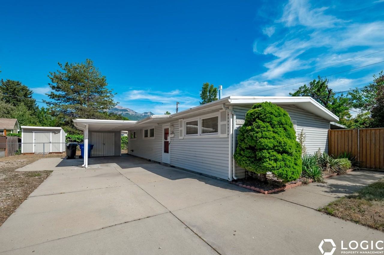 6809 S Meadow Downs Way - Photo 2 of 19