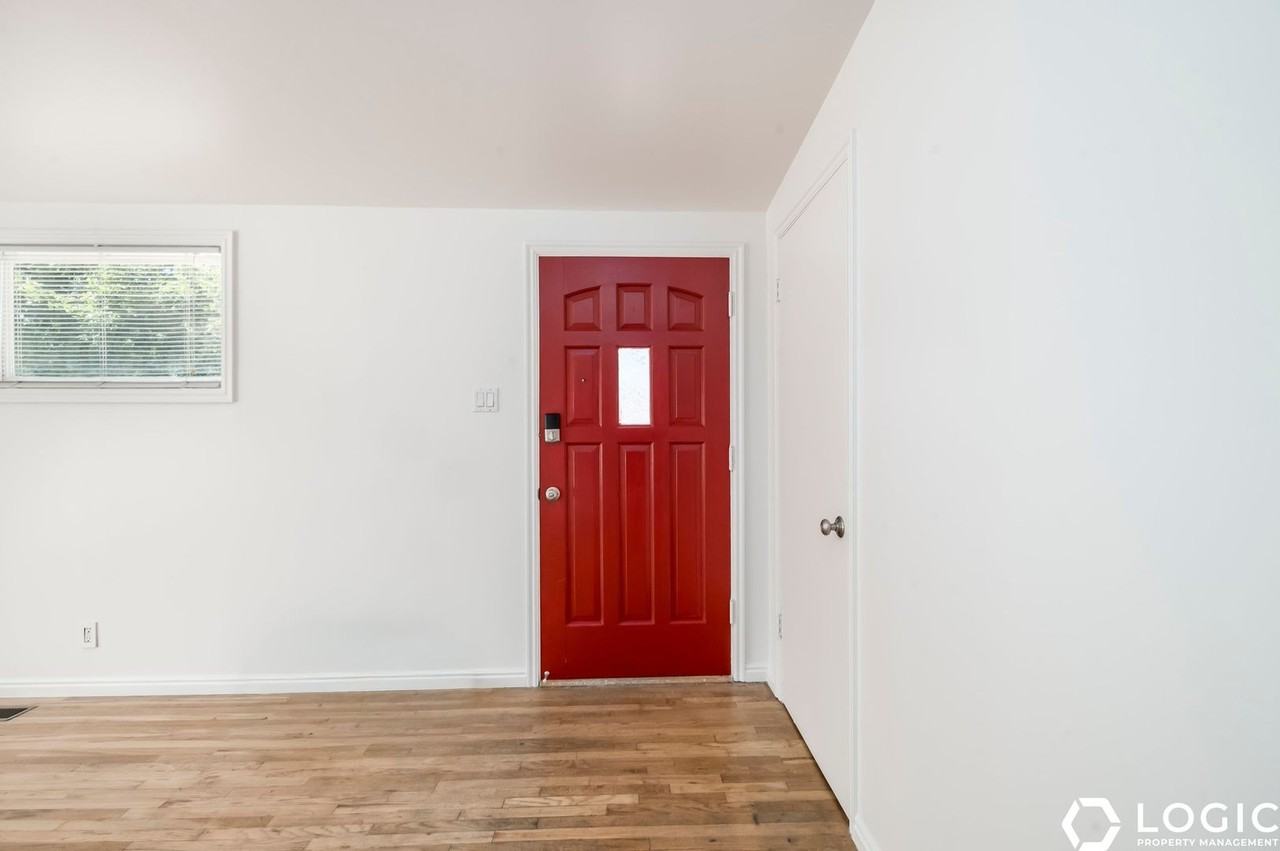 6809 S Meadow Downs Way - Photo 4 of 19