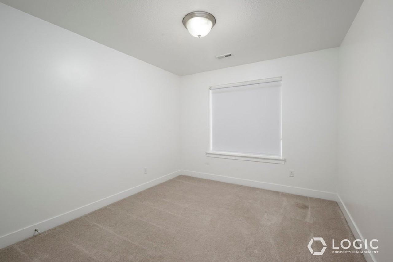 164 N Valcrest Dr - Photo 7 of 13