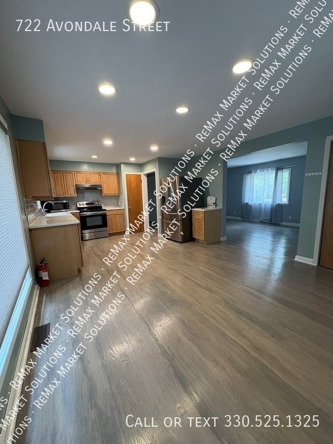 722 Avondale St - Photo 2 of 22