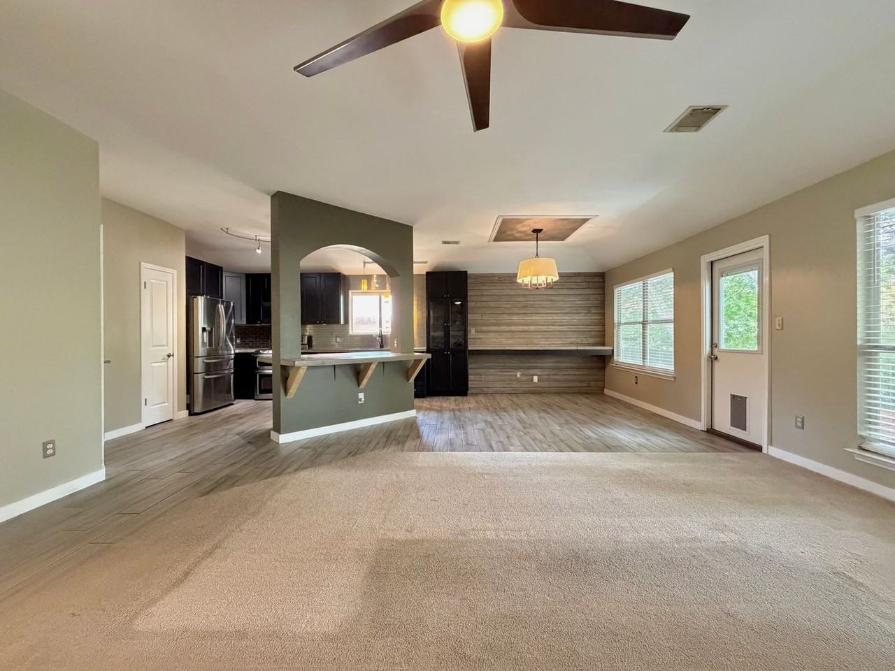 12518 Zeller Ln - Photo 7 of 31