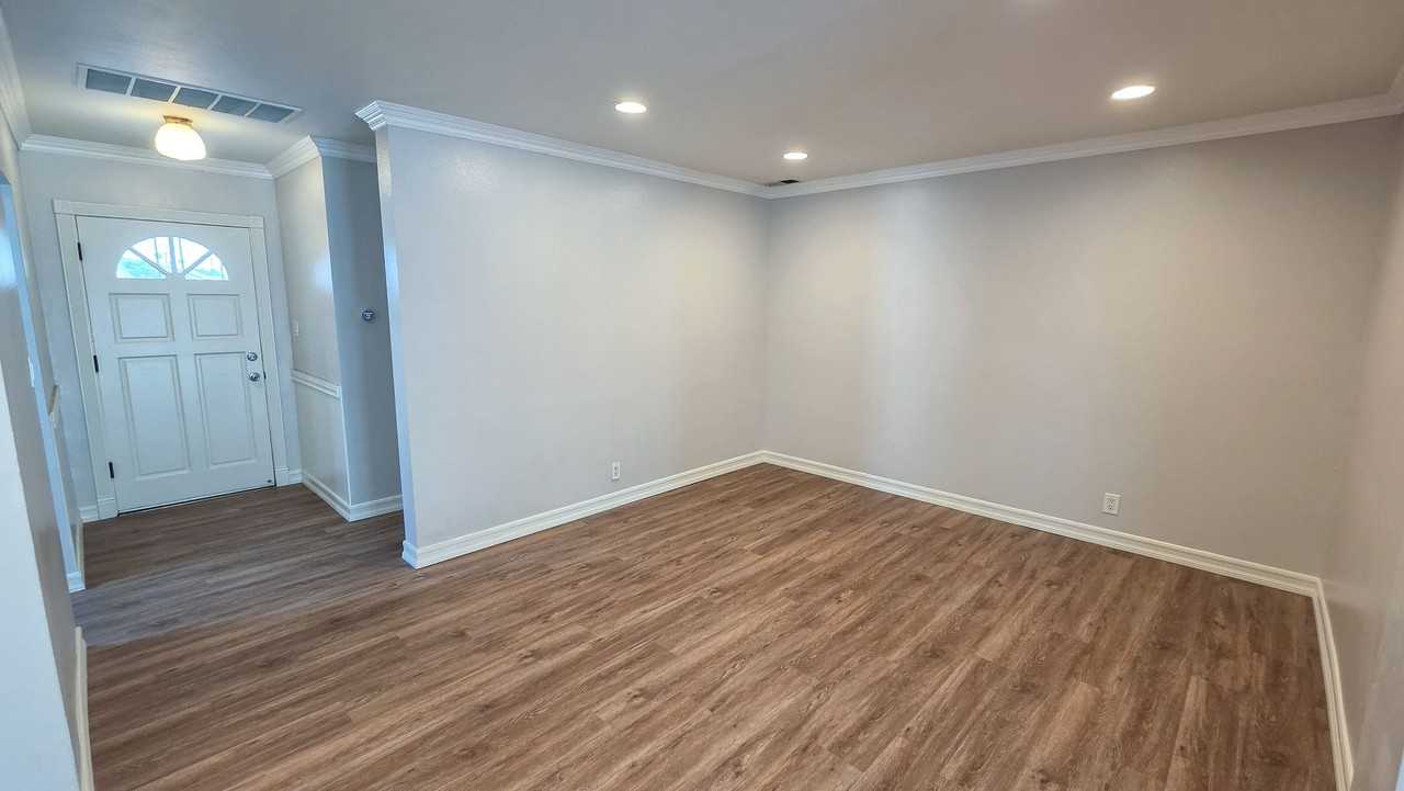 9342 Colfair St - Photo 5 of 31
