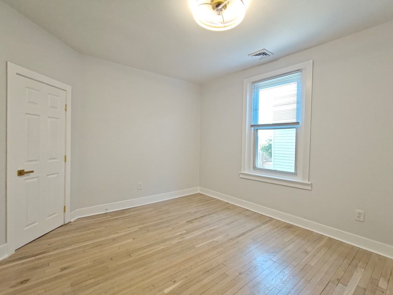6142 Locust St #B - Photo 6 of 11