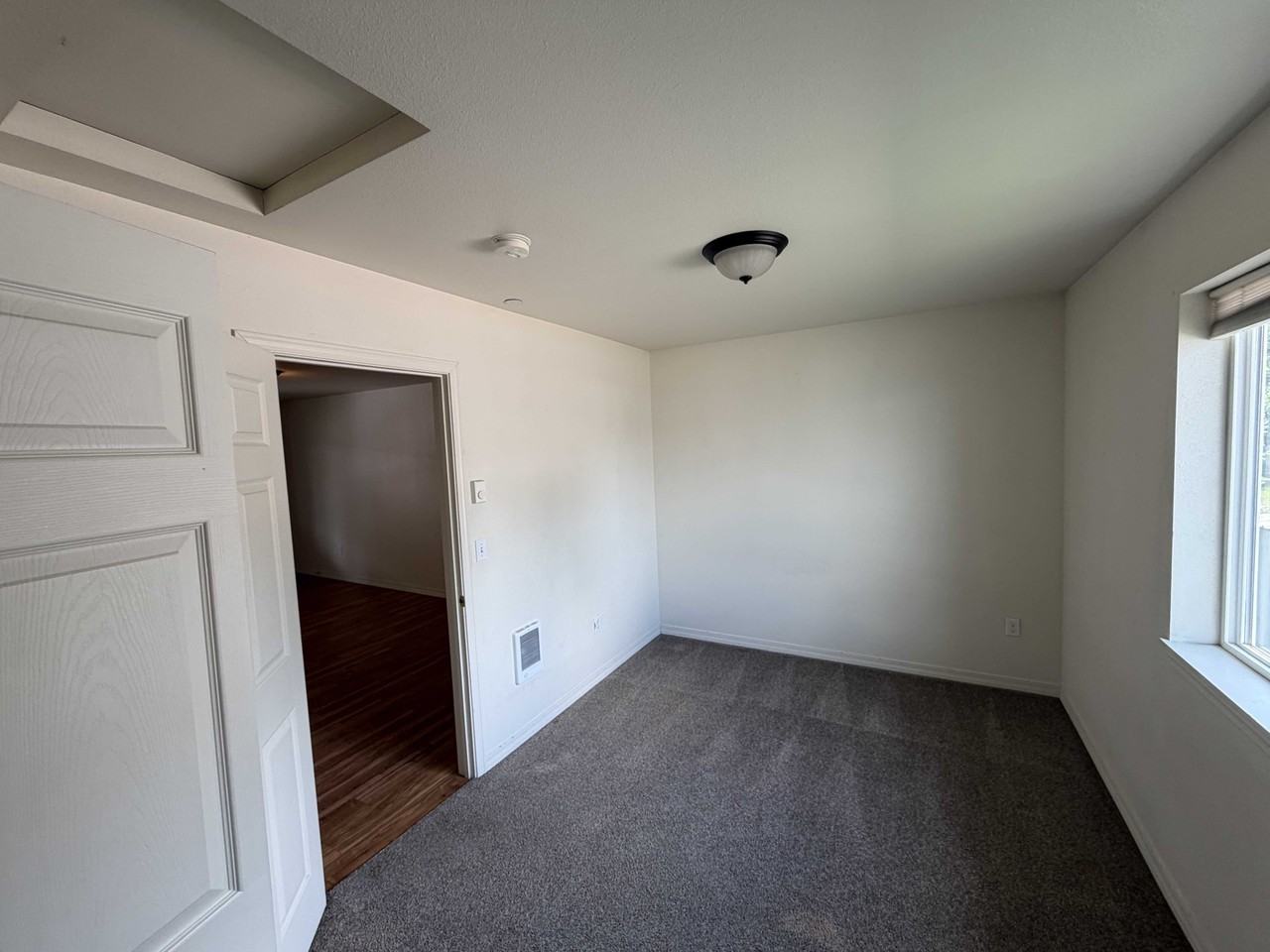 321 North Washington Street - Photo 5 of 7