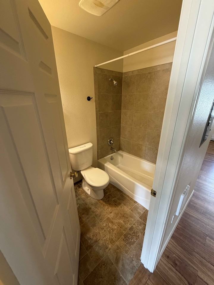 321 North Washington Street - Photo 6 of 7