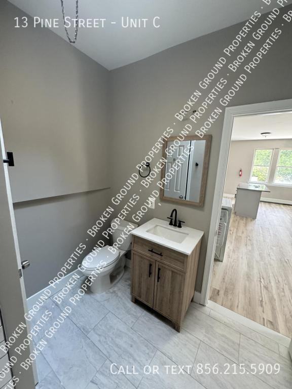 13 Pine St #C - Photo 2 of 9