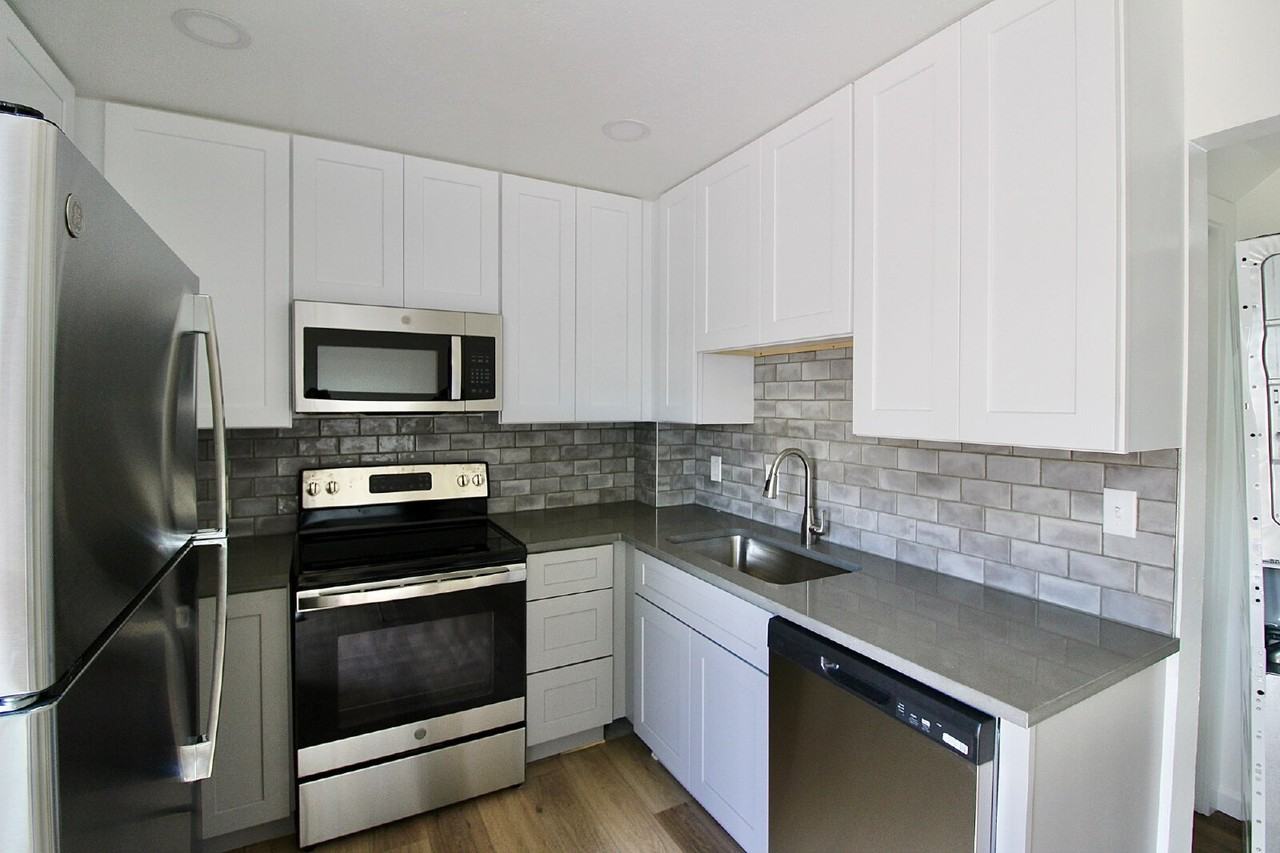 85 S 18th Ave #2 - Photo 3 of 10