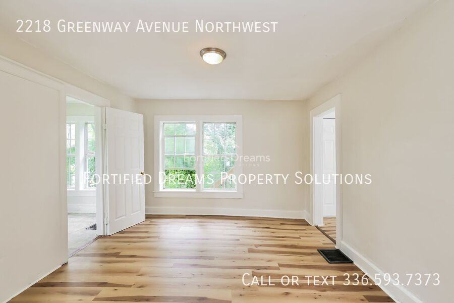 2218 Greenway Ave - Photo 5 of 17