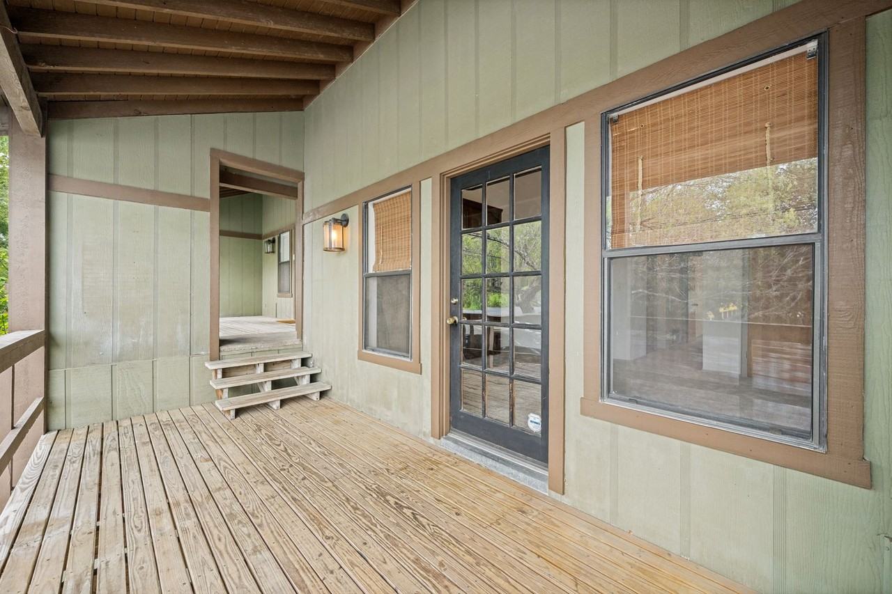 415 Albany St #F - Photo 3 of 25
