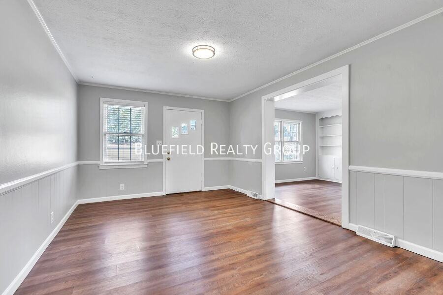 107 River Road Cir - Photo 2 of 28