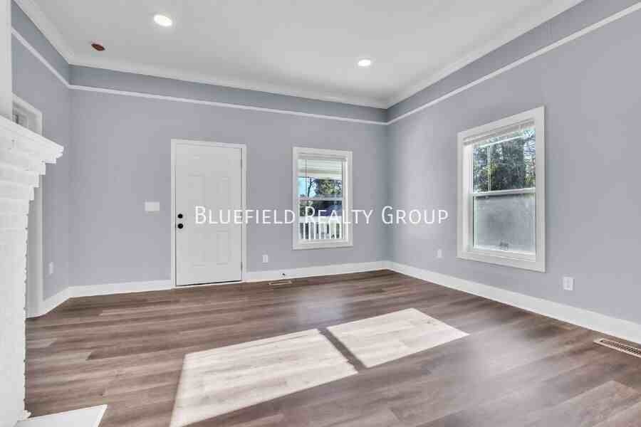 307 B St - Photo 6 of 29