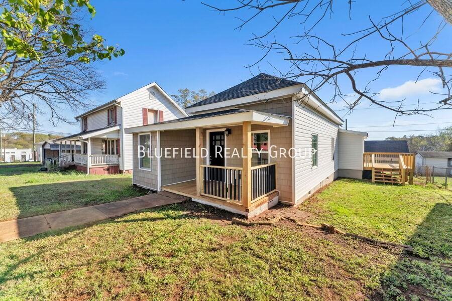 4 Walnut St #A - Photo 4 of 27