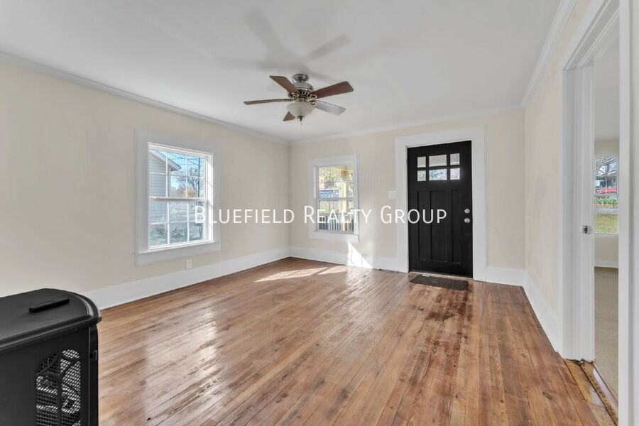 4 Walnut St #A - Photo 5 of 27