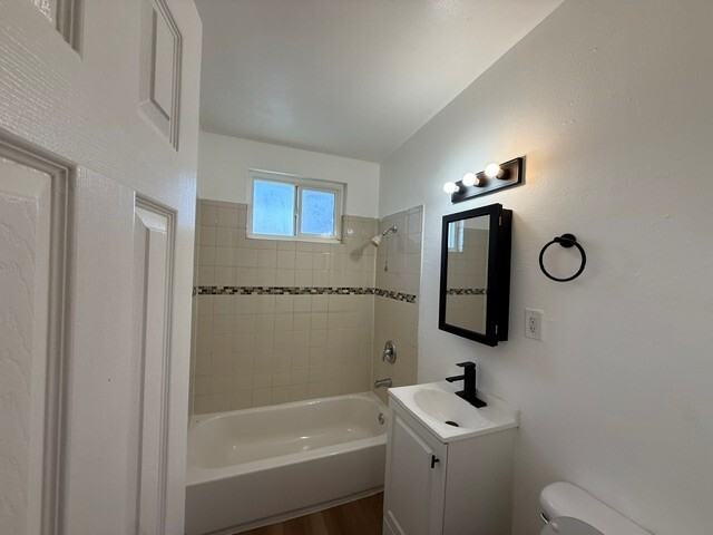 11112 S. Normandie Ave - Photo 4 of 10
