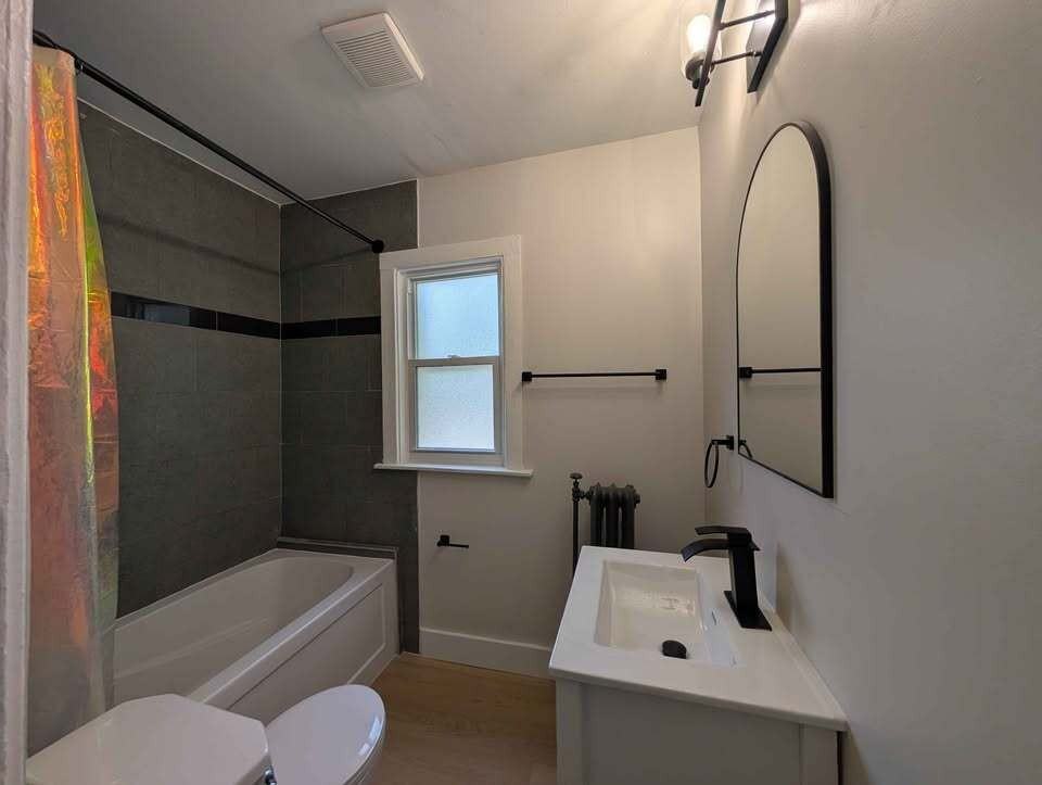 714 Elliott Street East - Photo 6 of 35
