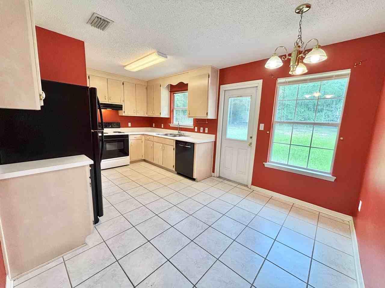 7514 Bowers Dr - Photo 5 of 18